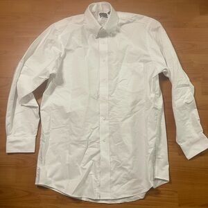 Van Heusen White Dress Shirt 15-5-16 33/34 Wrinkle Free New 323
